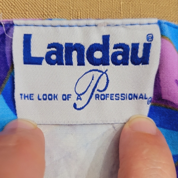 Womens Scrub Set - Picture 4 of 7